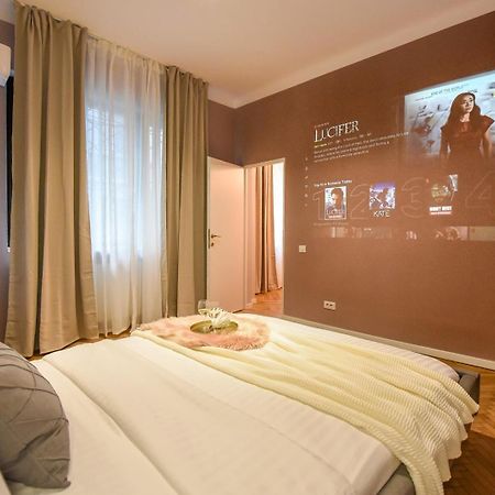Modern Stay - Central Studios With Wall Projector Near Radisson Bucarest Exterior foto