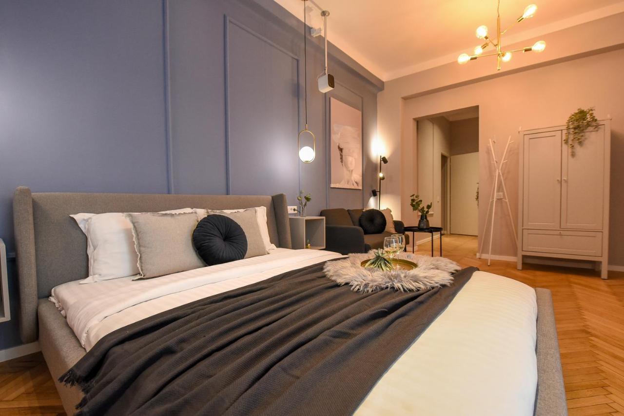 Modern Stay - Central Studios With Wall Projector Near Radisson Bucarest Exterior foto