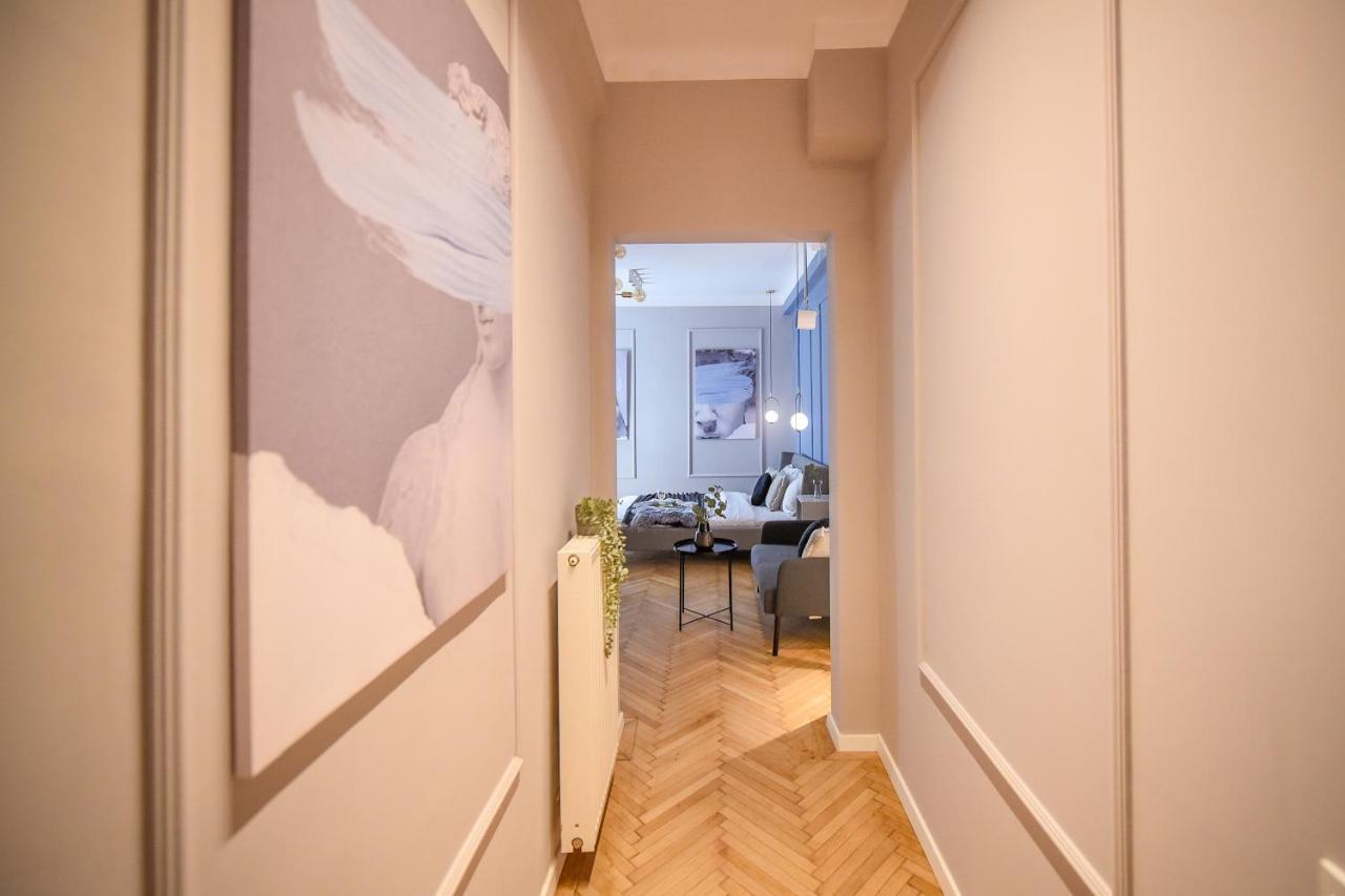 Modern Stay - Central Studios With Wall Projector Near Radisson Bucarest Exterior foto