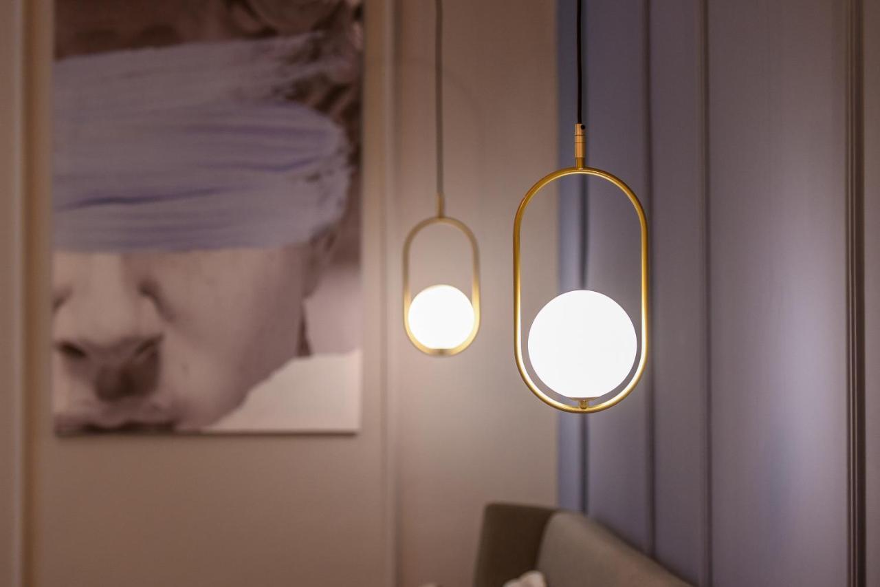 Modern Stay - Central Studios With Wall Projector Near Radisson Bucarest Exterior foto