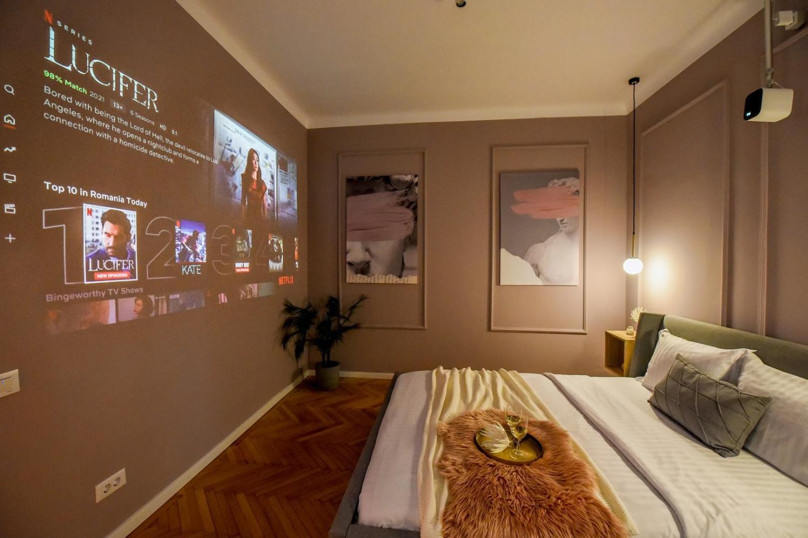Modern Stay - Central Studios With Wall Projector Near Radisson Bucarest Habitación foto